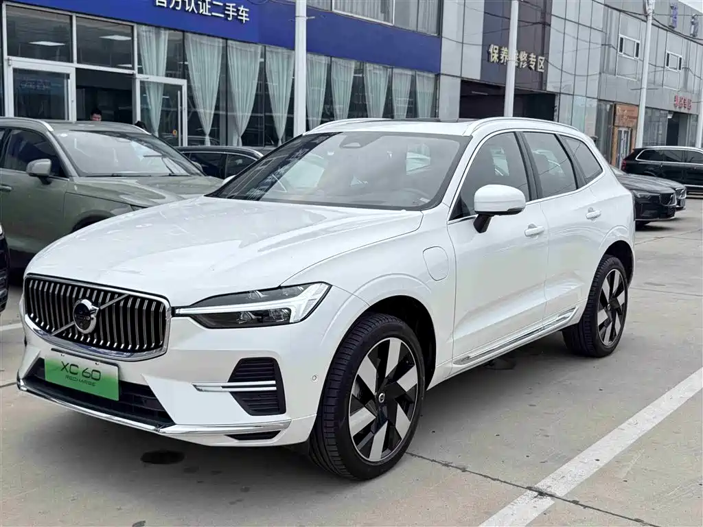VOLVO XC60 PLUG IN HYBRID