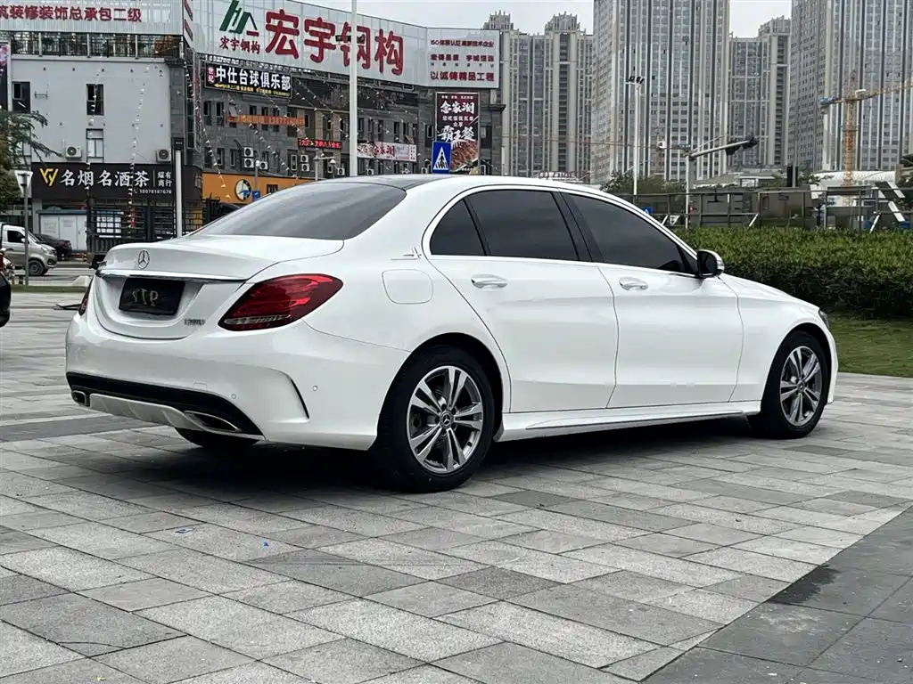 Mercedes-Benz C-Class 2018 C 200 L Sport Edition фото 4