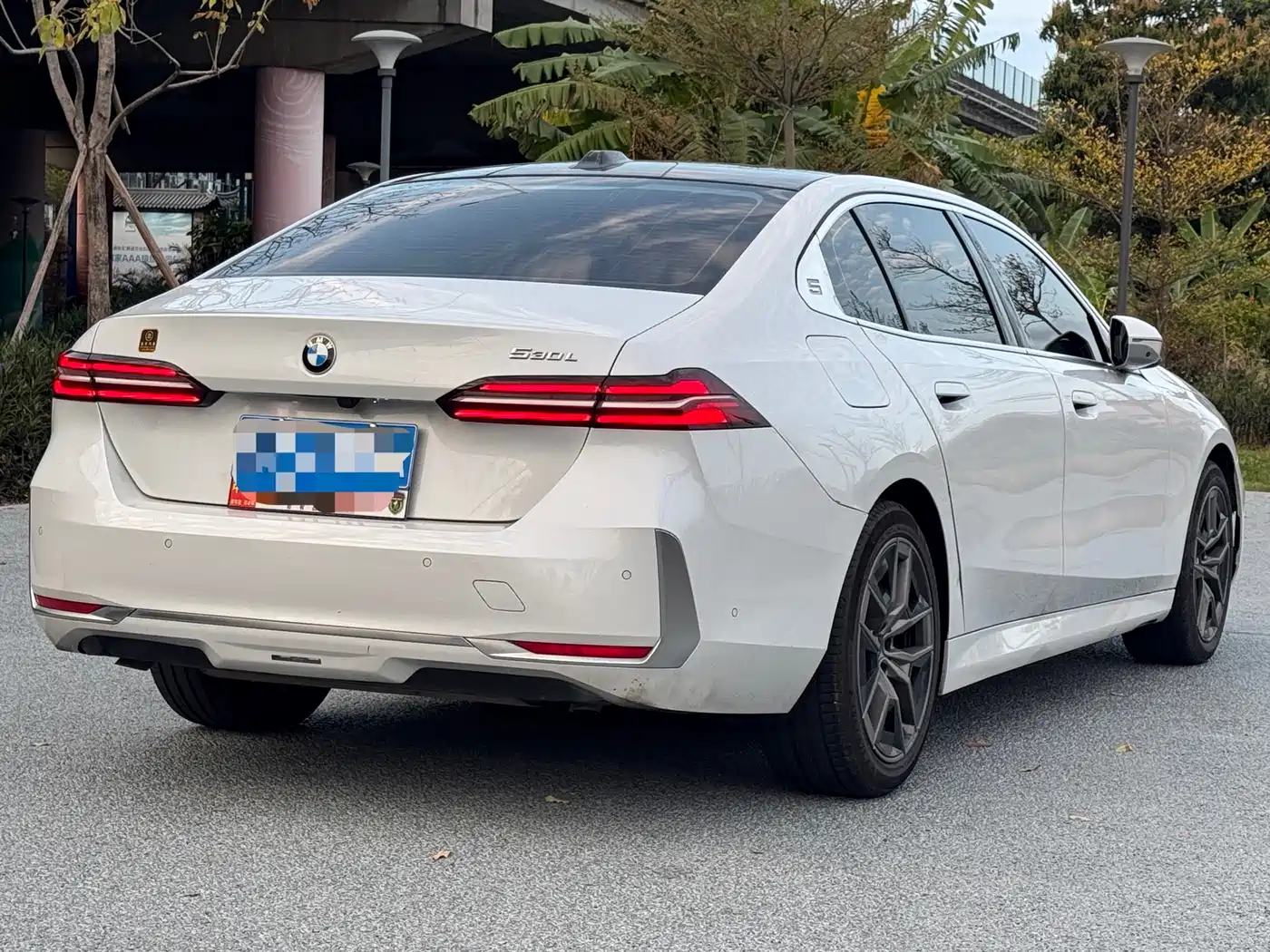 BMW 5 Series 2024 530Li Leading Model Luxury Package фото 4