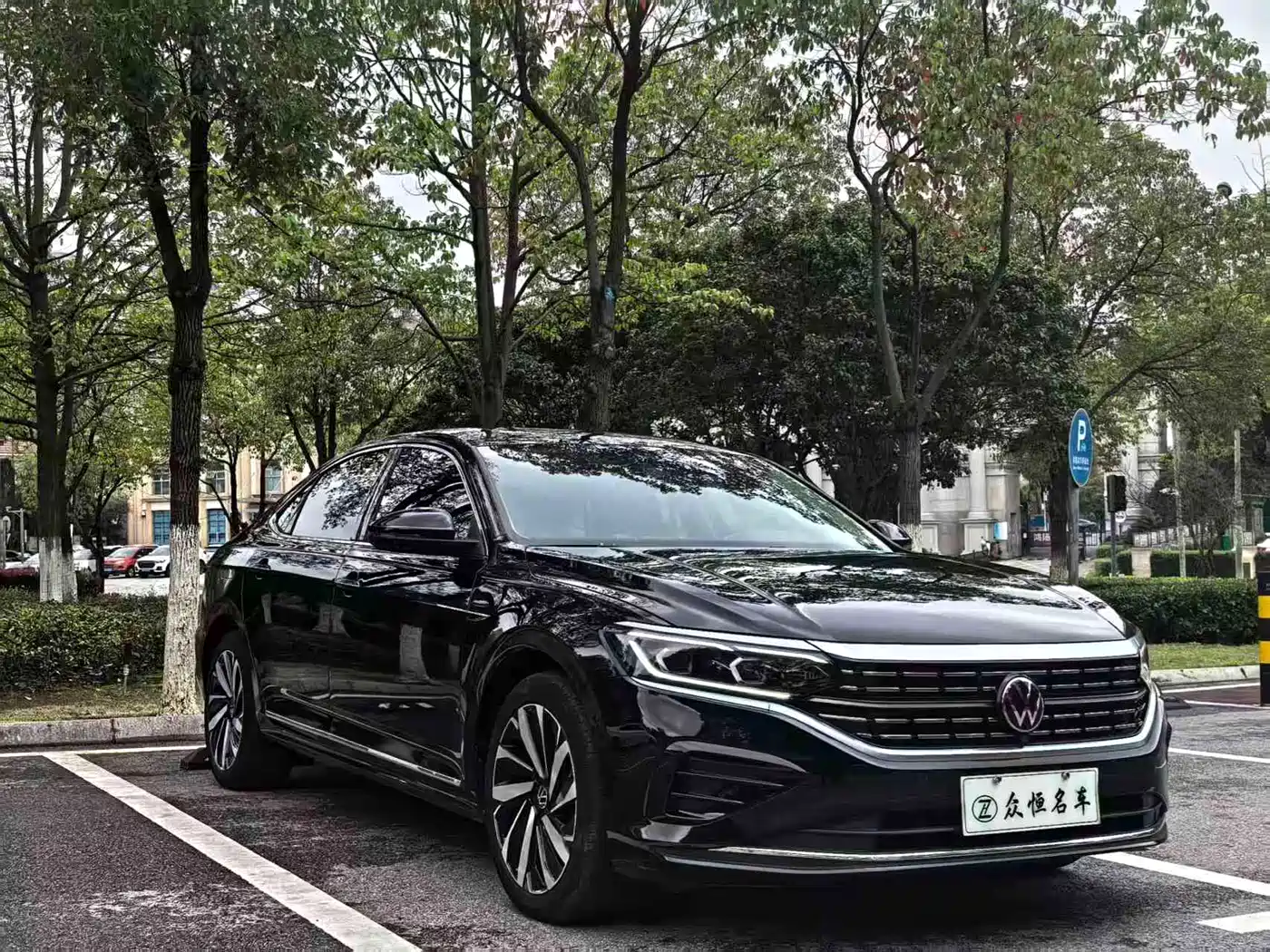 VOLKSWAGEN PASSAT
