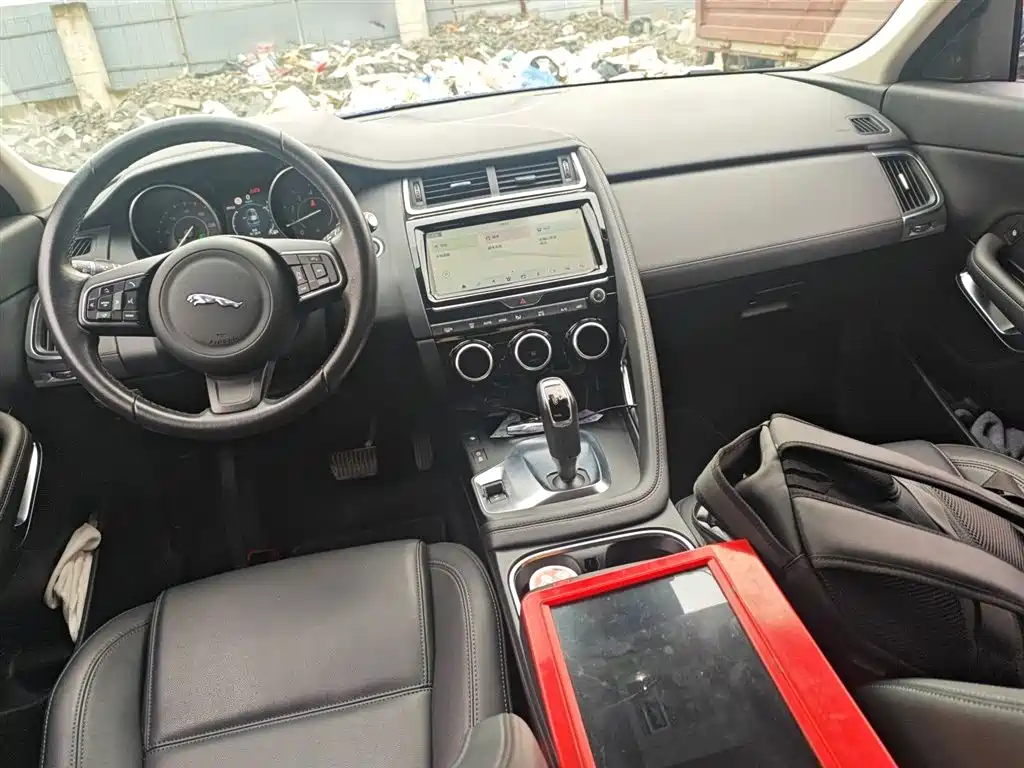 JAGUAR E-PACE