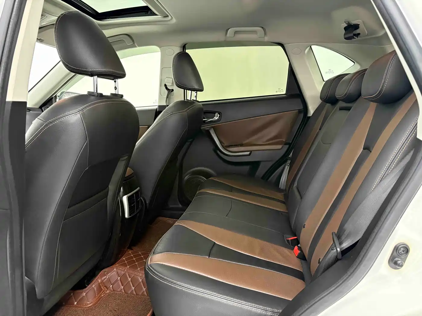 GAC Trumpchi Trumpchi GS5 Super 2016 1.8T Auto 2WD Anniversary Edition фото 6