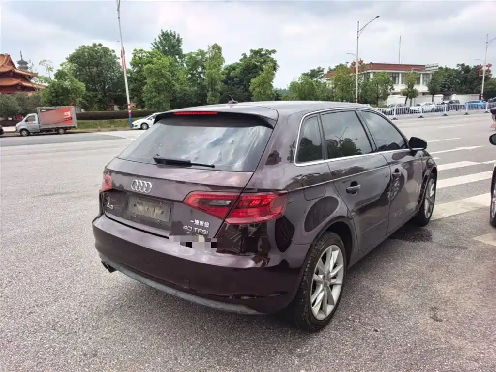 Audi A3 2015 Sportback 40 TFSI Automatic Comfort фото 7