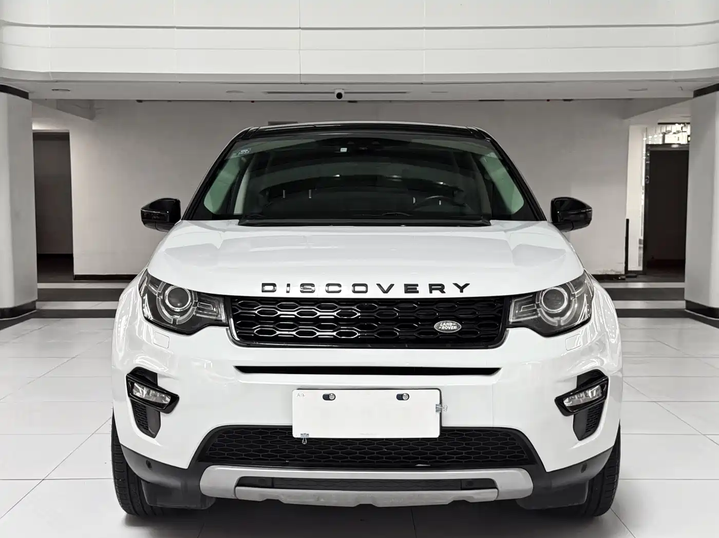 Land Rover Discovery Sport 2016 2.0T HSE фото 2