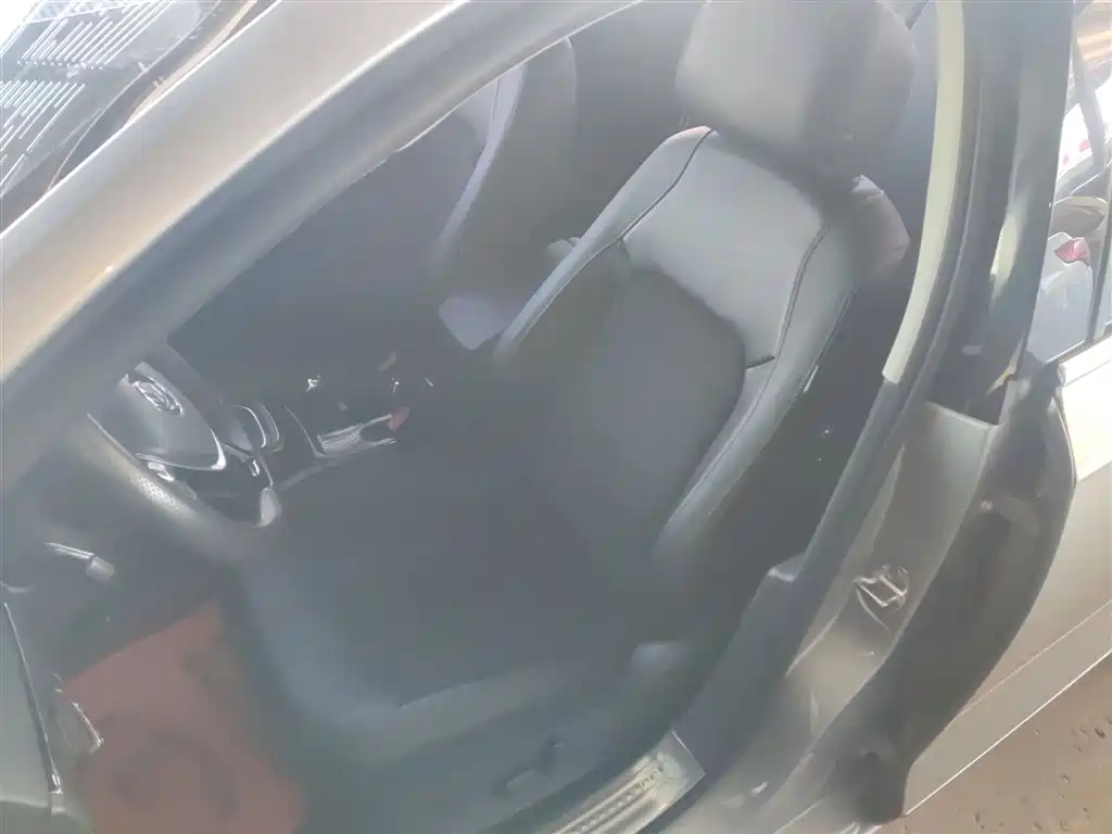 Volkswagen Sagitar 2015 230TSI Automatic Luxury фото 15