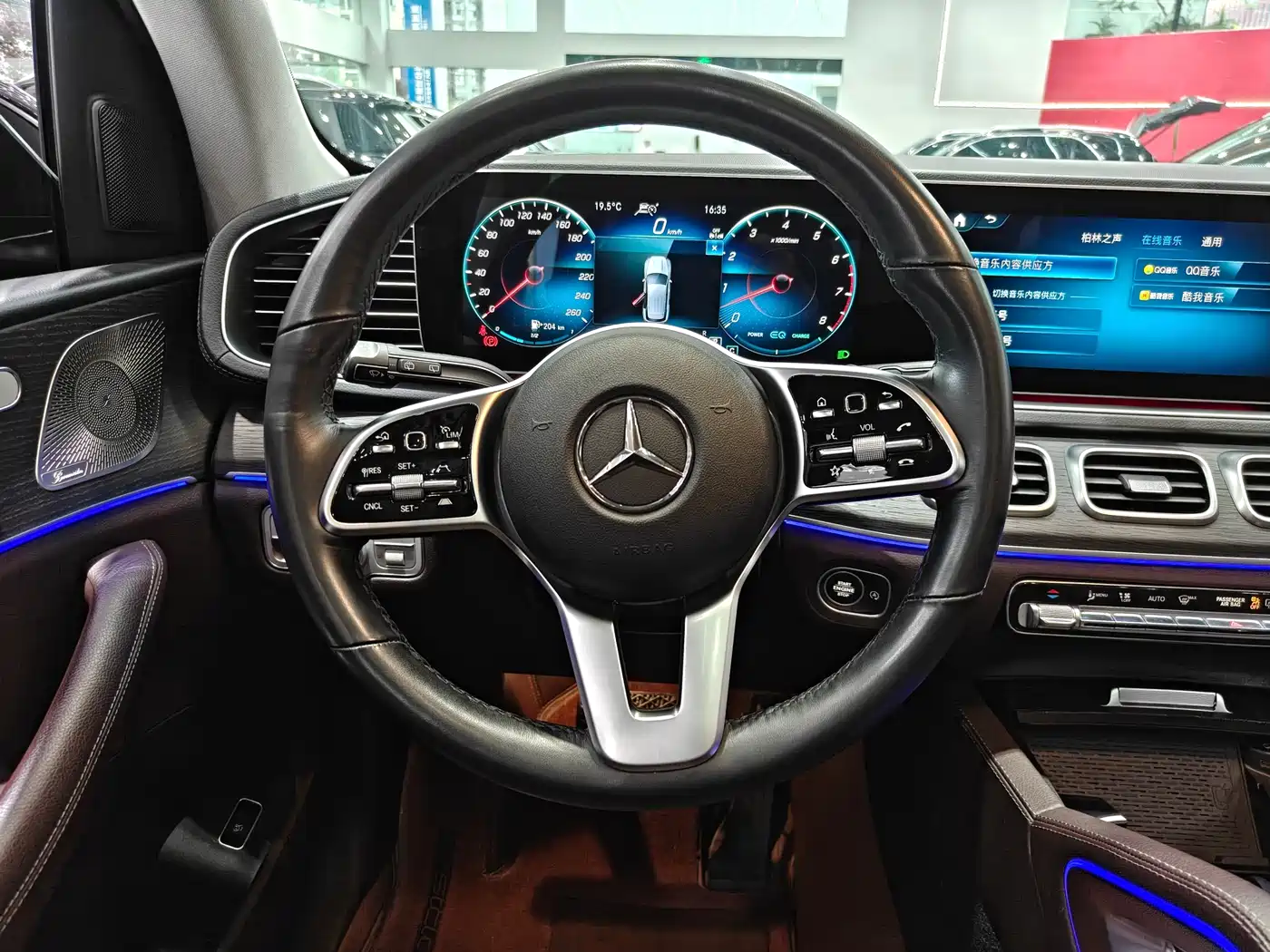 Mercedes-Benz GLE 2023 GLE 450 4MATIC Luxury фото 14