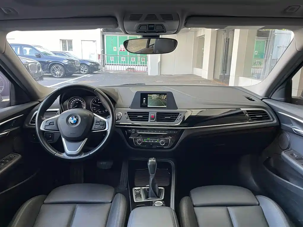 BMW 1 Series 2019 118i M Sport Package фото 10