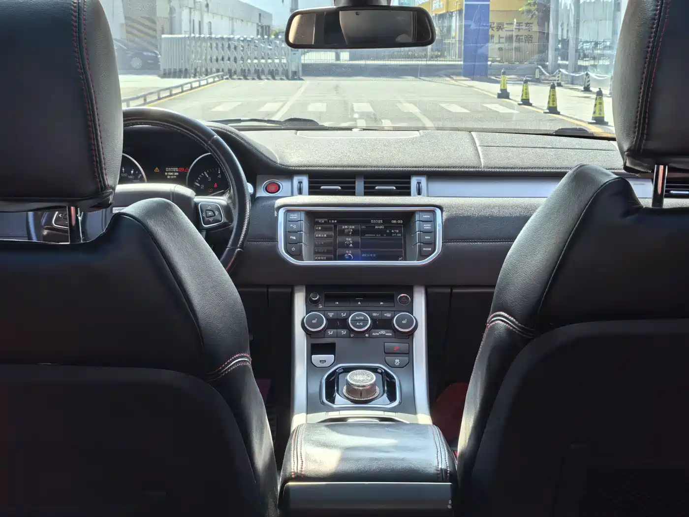 Land Rover Range Rover Evoque (Import) 2012 2.0T 3-door Premium Edition фото 15