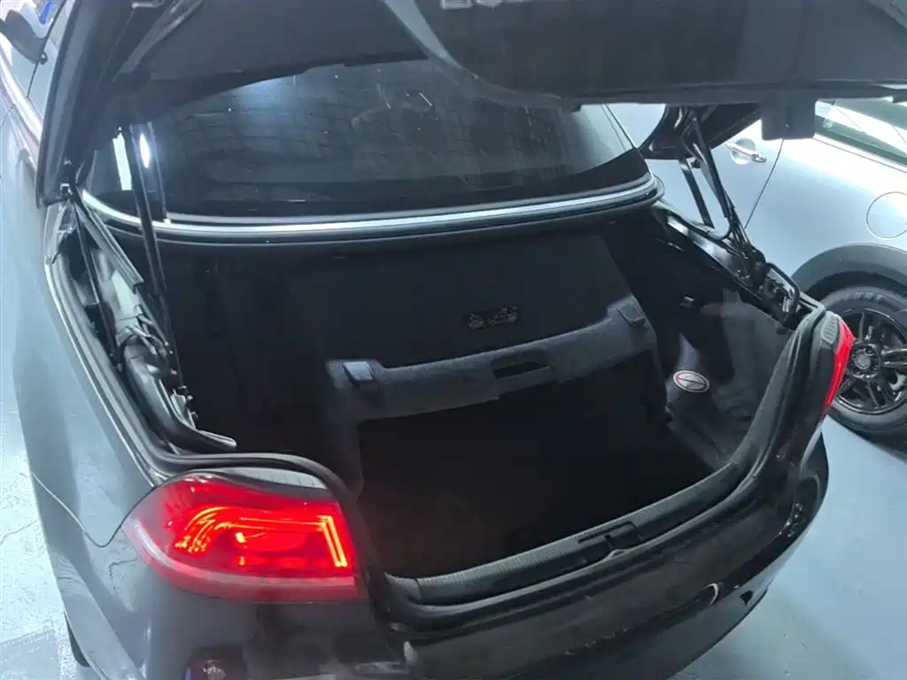 Volkswagen Eos 2011 Model 2.0TSI фото 19