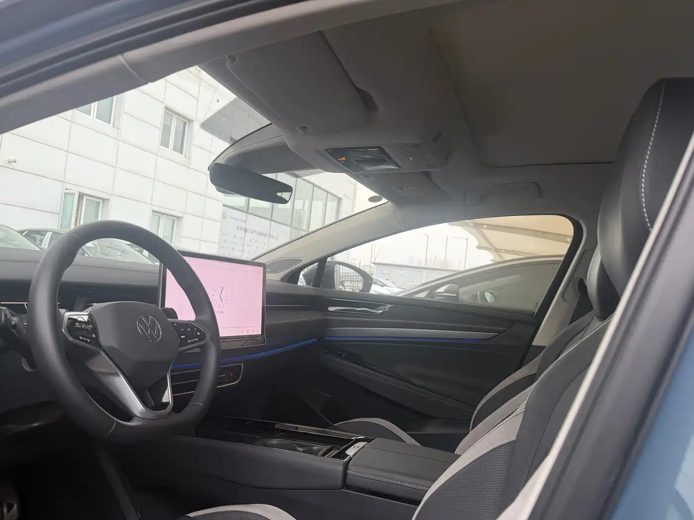 VOLKSWAGEN ID.7 VIZZION