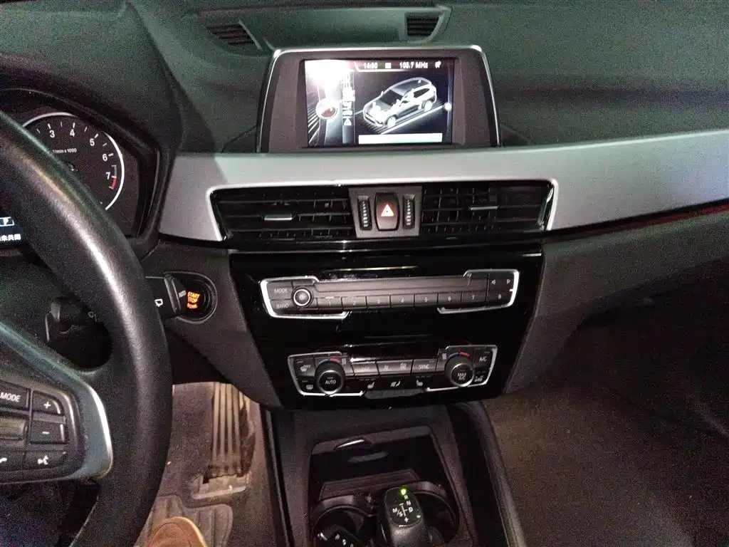 BMW X1 2016 sDrive18Li Premium Model фото 13