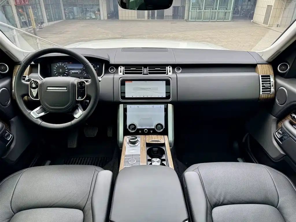 Land Rover Range Rover 2019 3.0 SC V6 Heritage Extended Edition фото 17