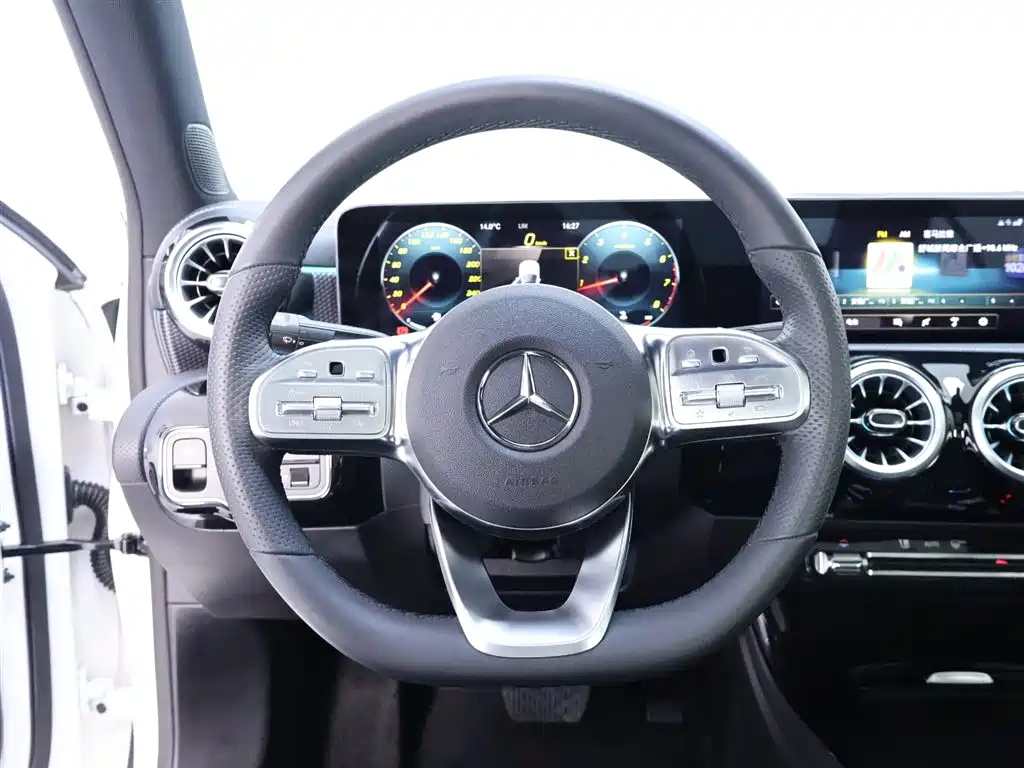 Mercedes-Benz A-Class 2021 A 200 L Sport Sedan Fashion Edition фото 16