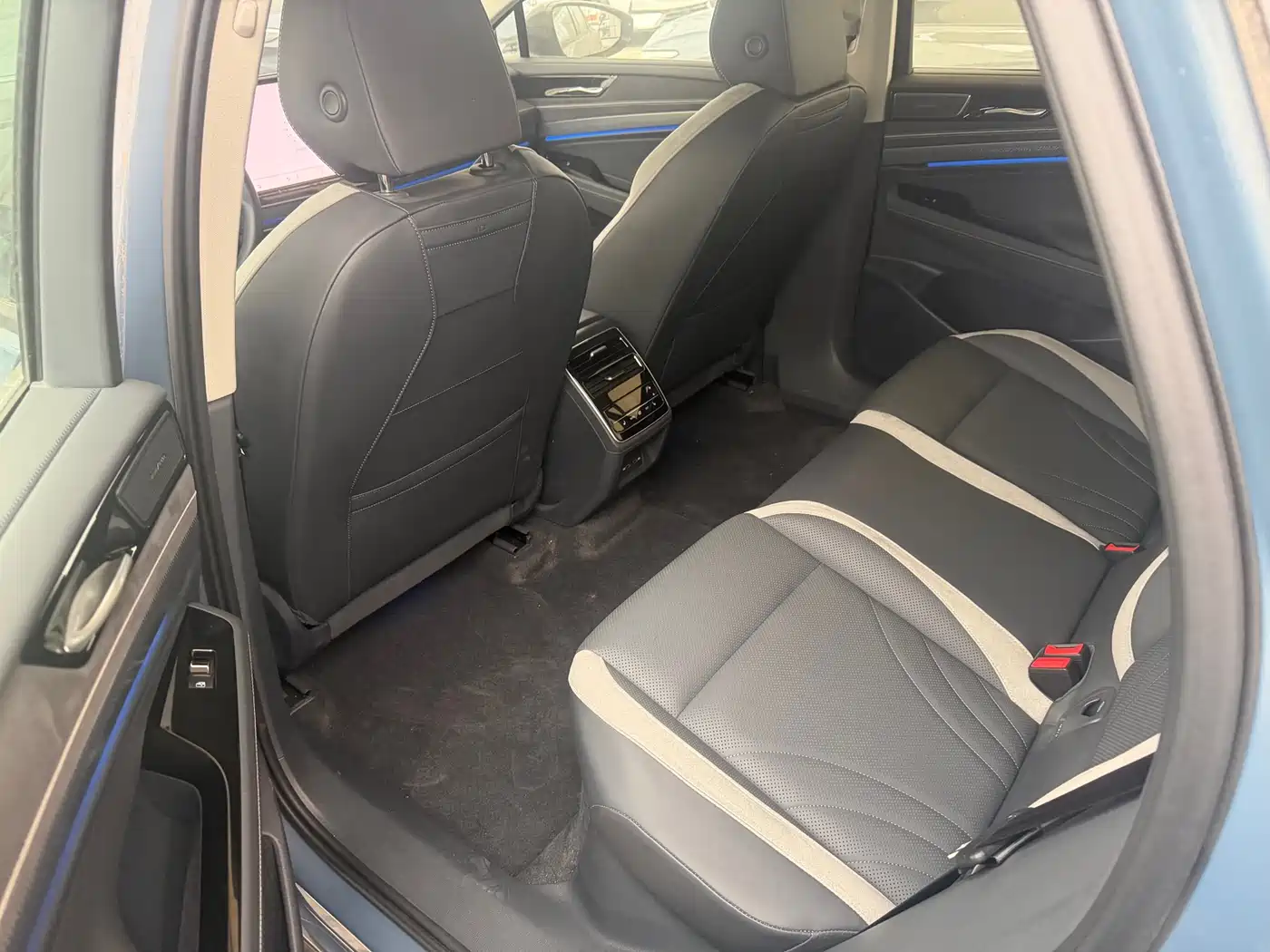 VOLKSWAGEN ID.7 VIZZION