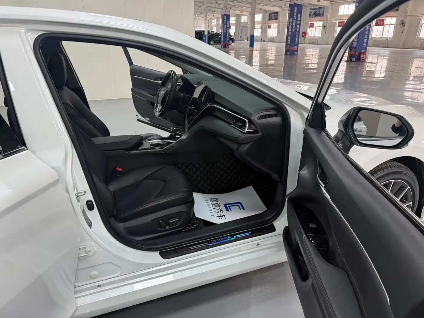 Toyota Camry 2021 2.5G Luxury Edition фото 14