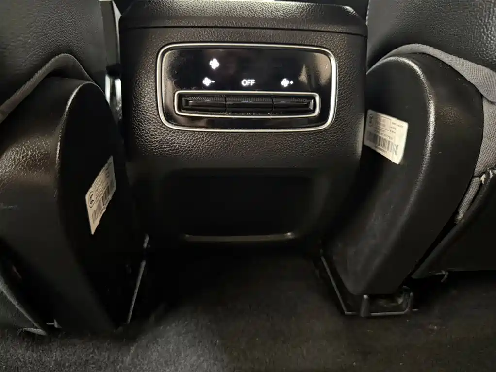 GAC Trumpchi Trumpchi M6 2021 270T DCT Luxury Edition (7-Seater) фото 17
