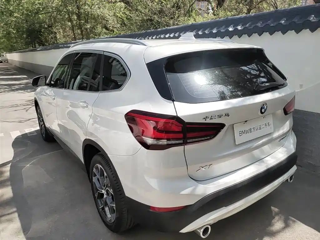 BMW X1 2022 sDrive25Li Leading фото 9