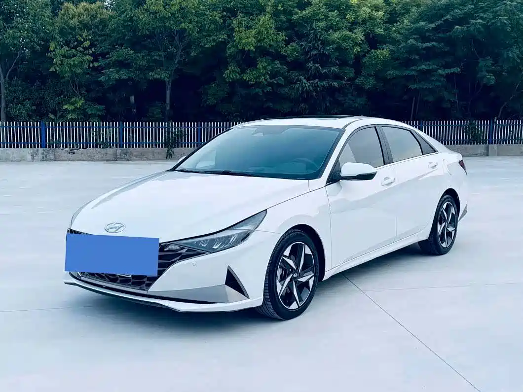 Hyundai Elantra 2022 1.5L CVT LUX Premium Edition