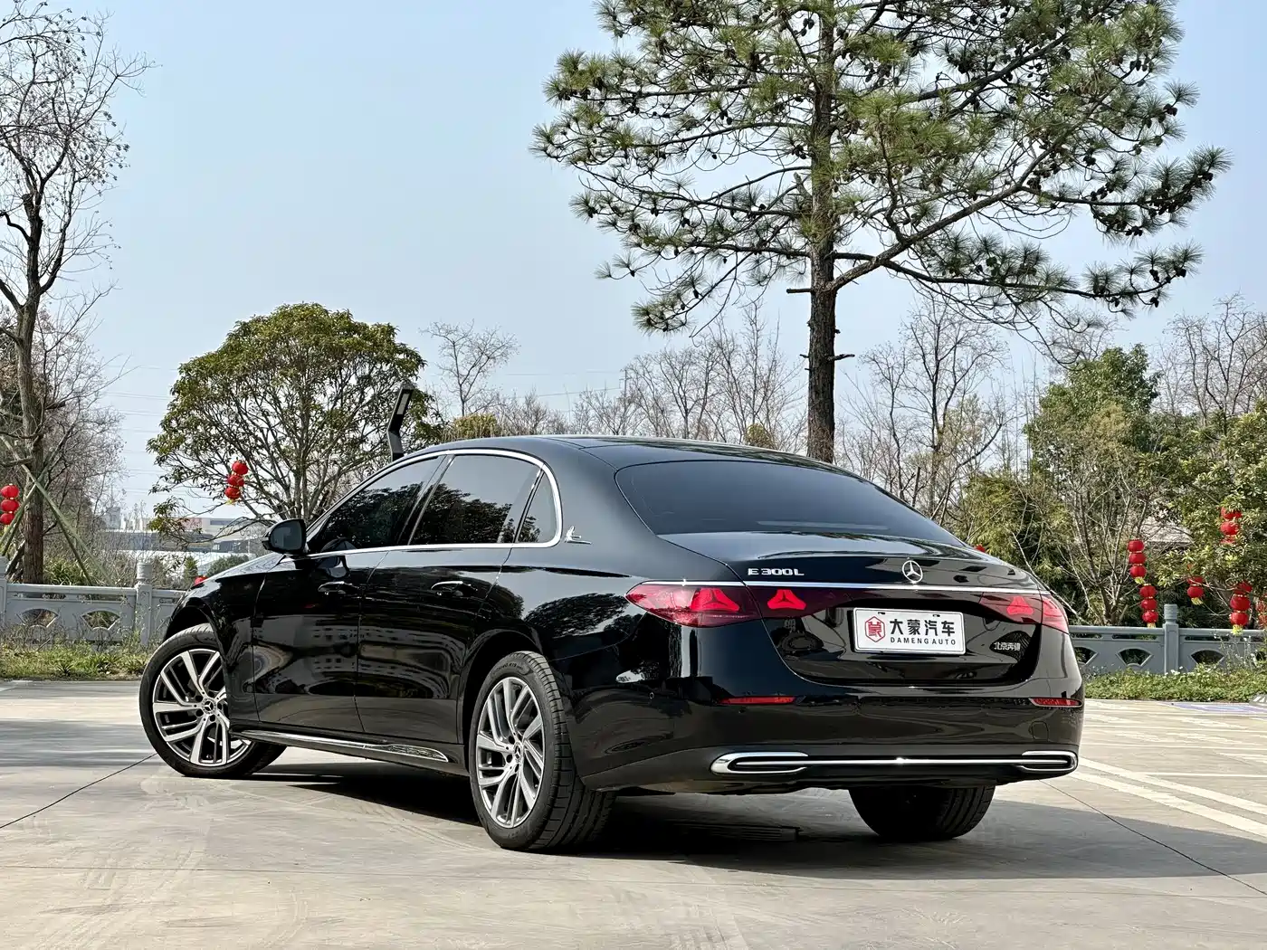 MERCEDES-BENZ E-CLASS