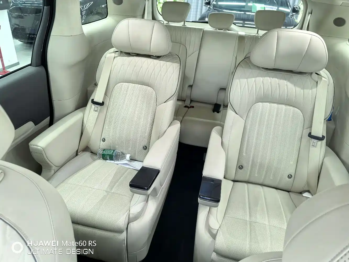 Voyah Auto Voyah Dreamer 2025 PHEV AWD Flagship Kunpeng Edition фото 11