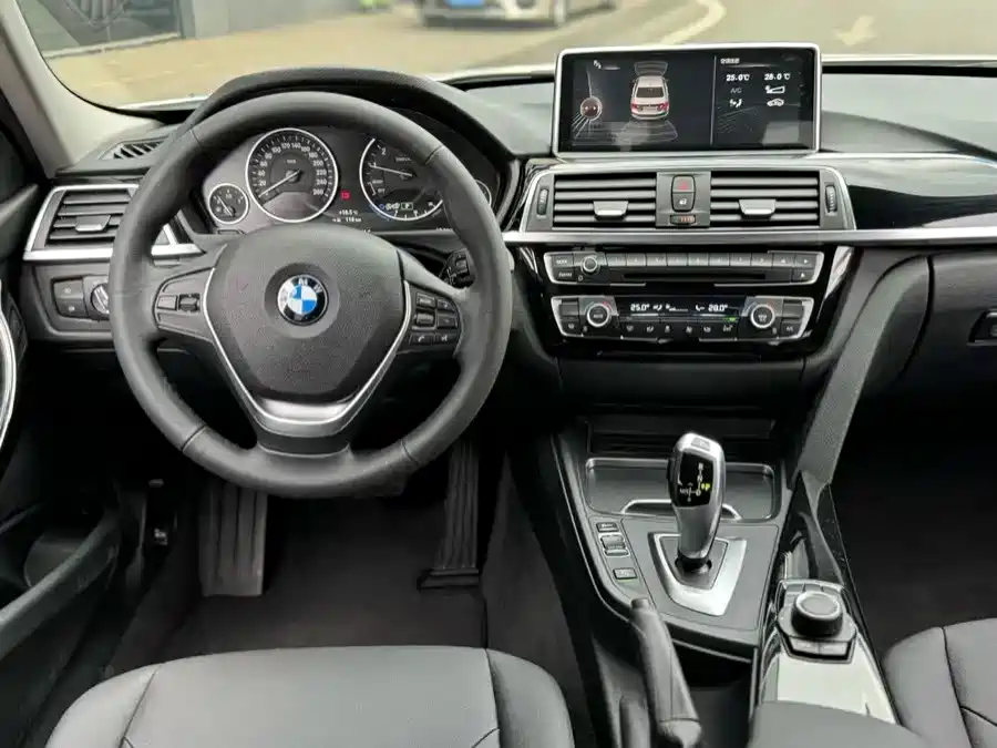 BMW 3 Series 2017 320Li Fashion фото 8