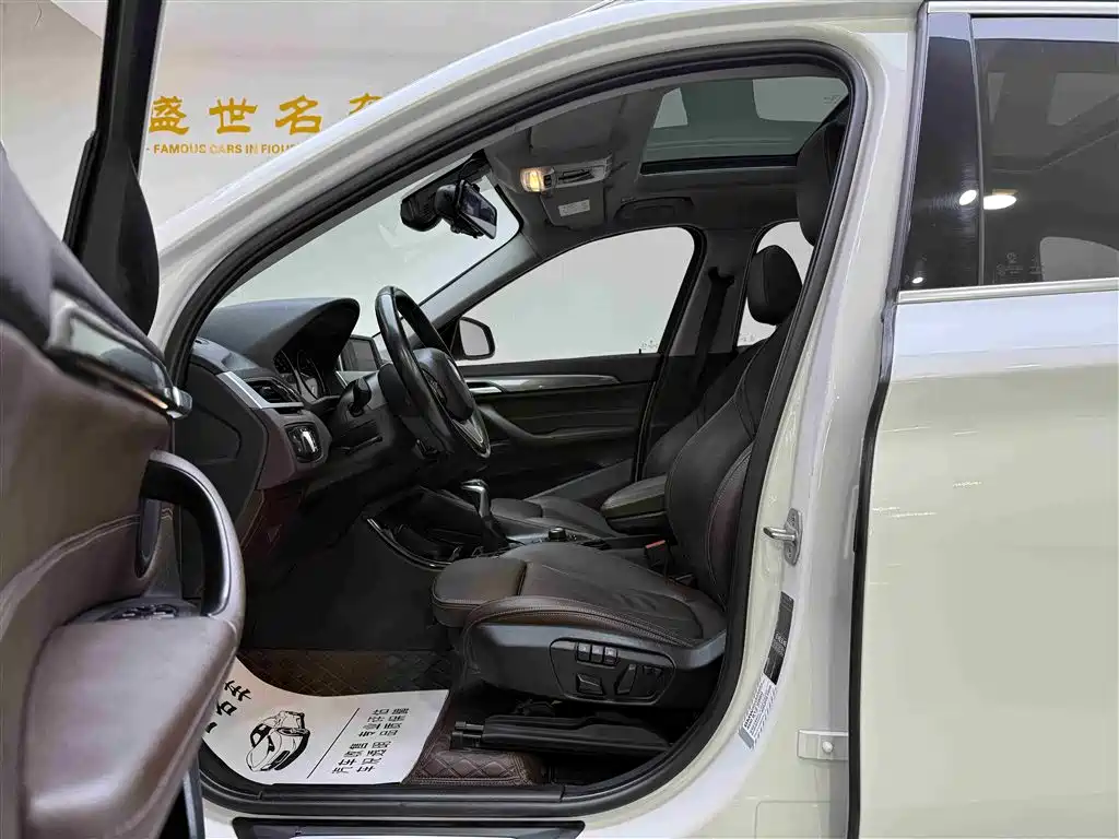 BMW X1 2019 sDrive18Li Premium Model фото 5