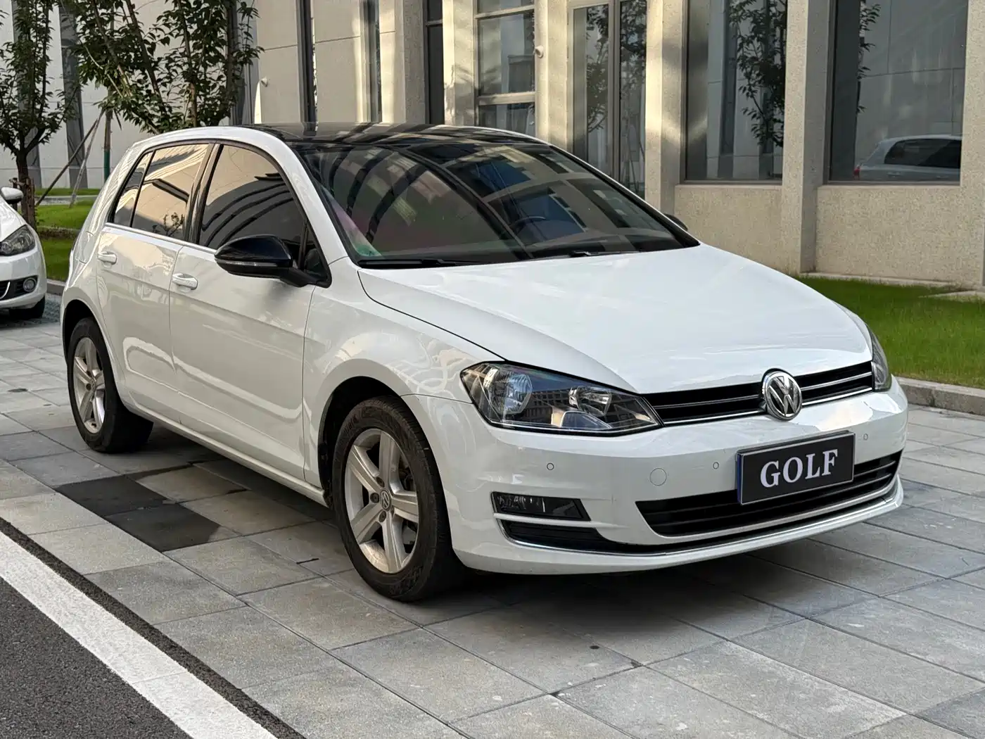 Фото 1 - Volkswagen Golf