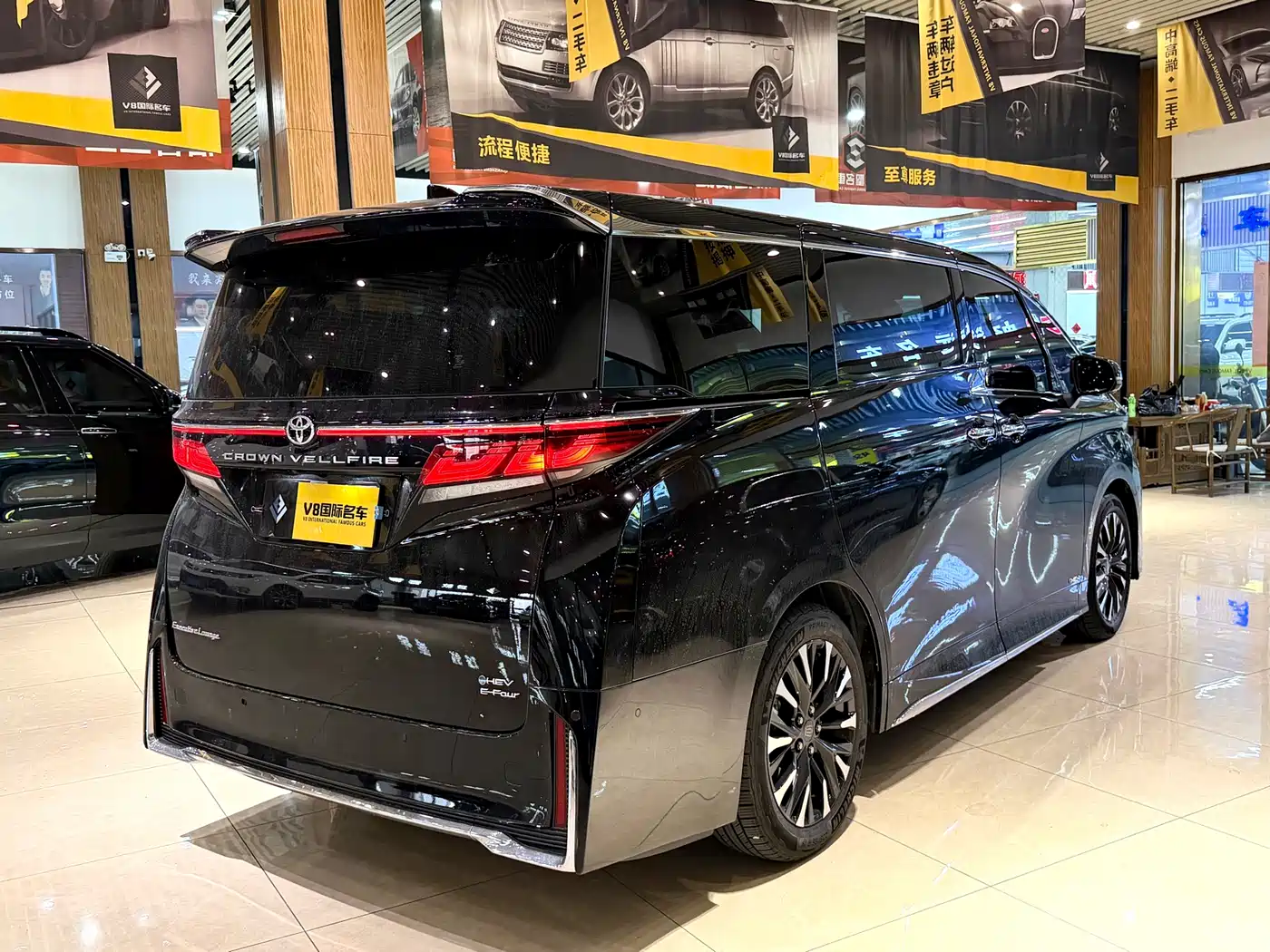 Toyota Vellfire 2025 Crown Hybrid 2.5L Ink Gold Edition фото 6