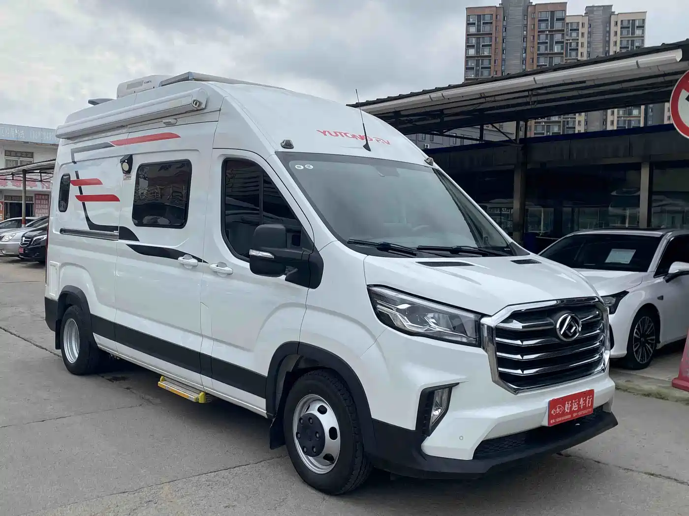 SAIC Maxus MAXUS V90 RV 2020 2021 2.0T Travel Home V90 Self-Contained Class B RV Luxury Longitudinal Bed