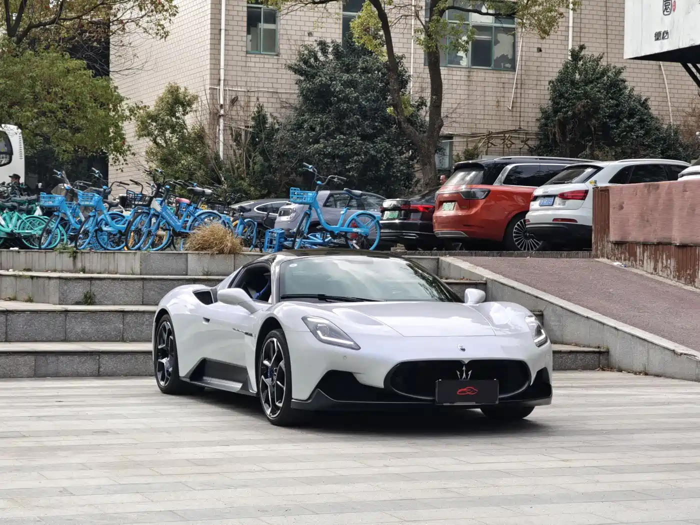 MASERATI MC20
