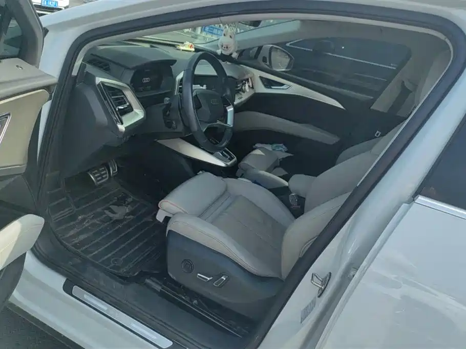 Audi Q5 e-tron 2022 40 e-tron Starlight Edition Brocade Package фото 9