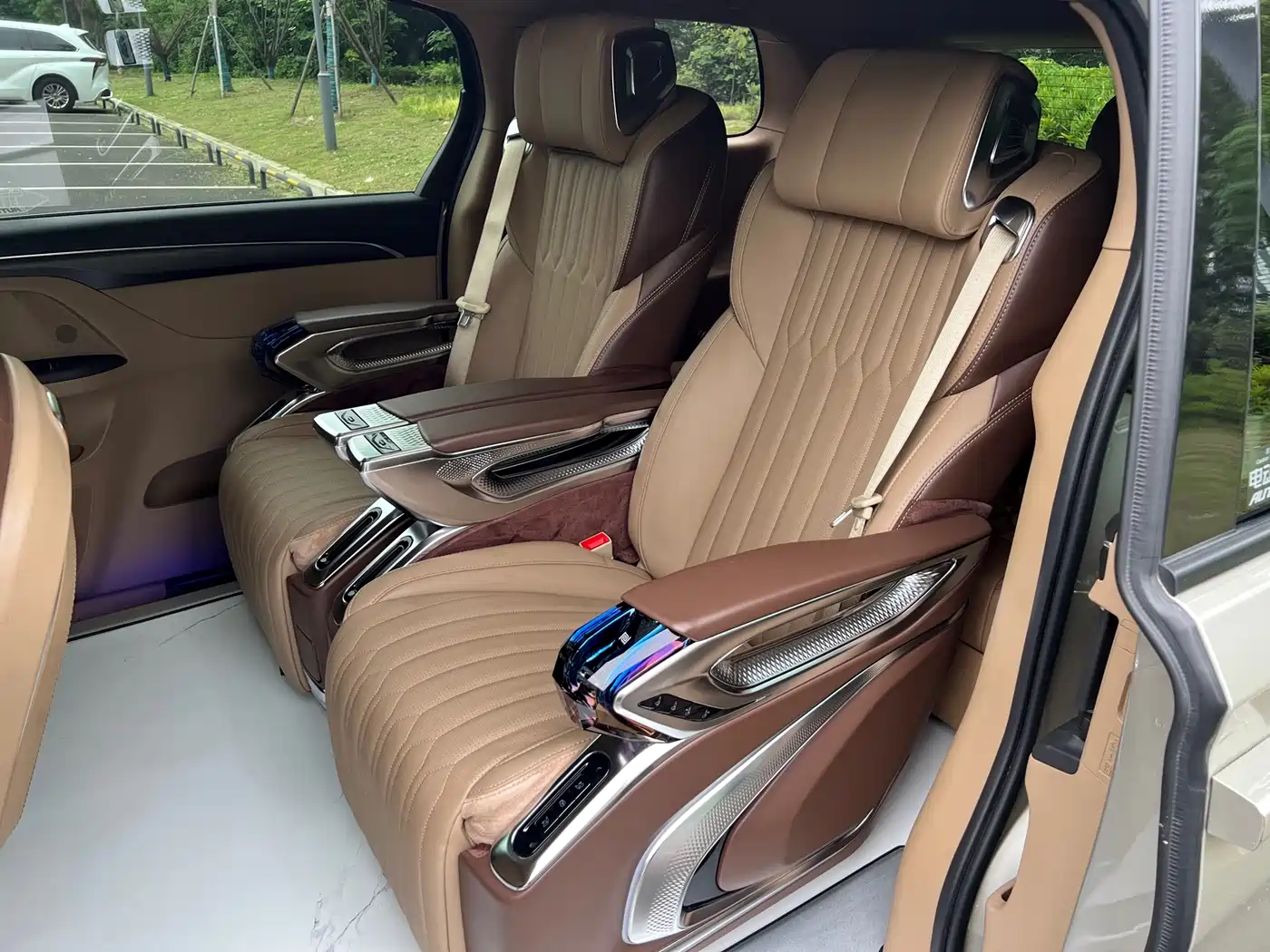 Buick GL8 2020 Model ES Landglory 653T Premium фото 6