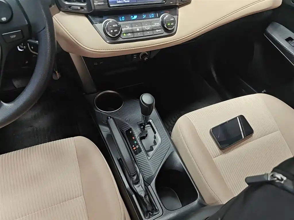 Toyota RAV4 Rongfang 2015 2.0L CVT 2WD Trend Edition фото 14