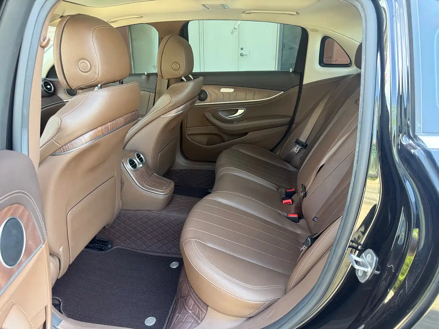 Mercedes-Benz E-Class 2022 E 260 L фото 5
