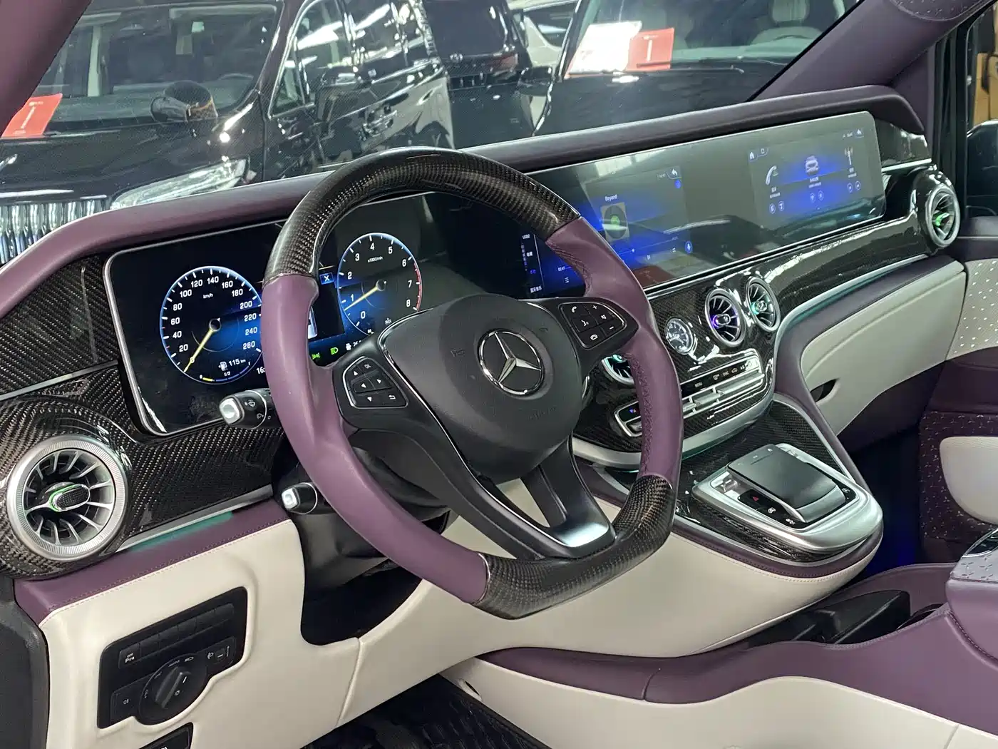 Mercedes-Benz Vito 2023 2.0T Business 7-Seater фото 7