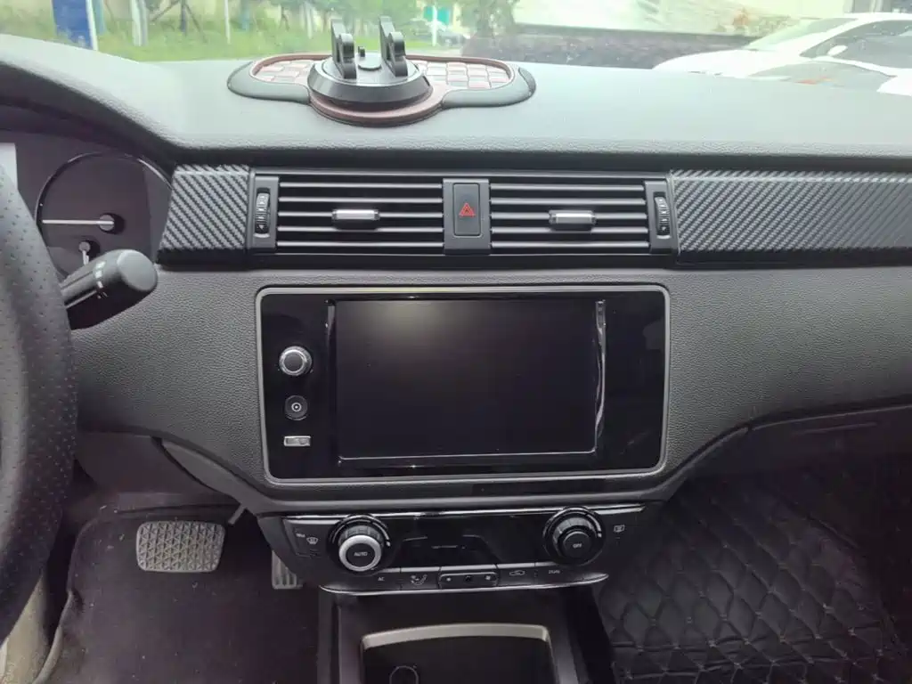 Qoros 3 2017 2017 Sedan 1.6L Automatic Zhiyue