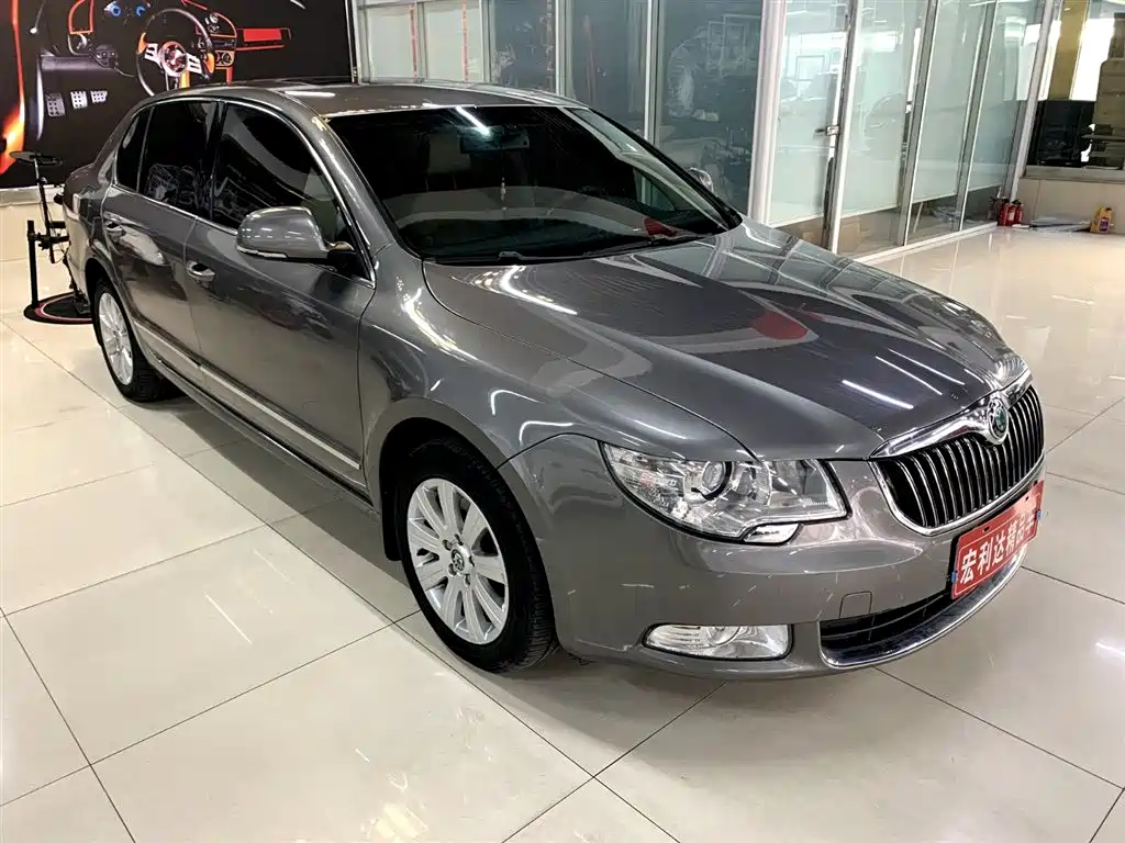 Škoda Superb 2009 2.0TSI Automatic Premium фото 9