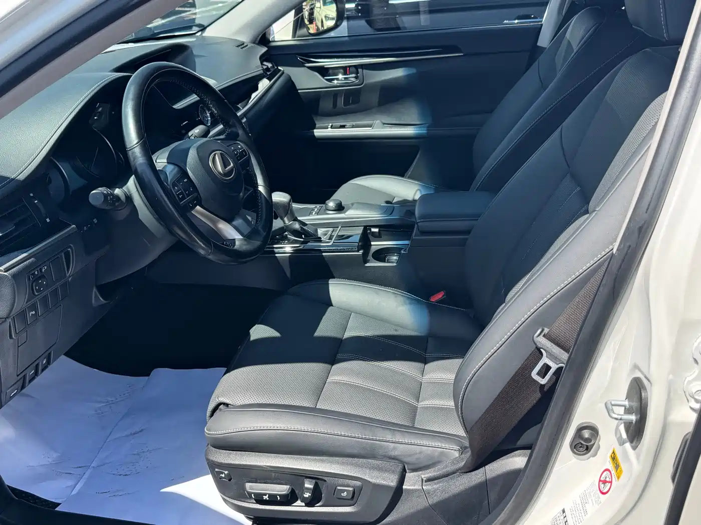 Lexus ES 2015 200 Elite Edition фото 2