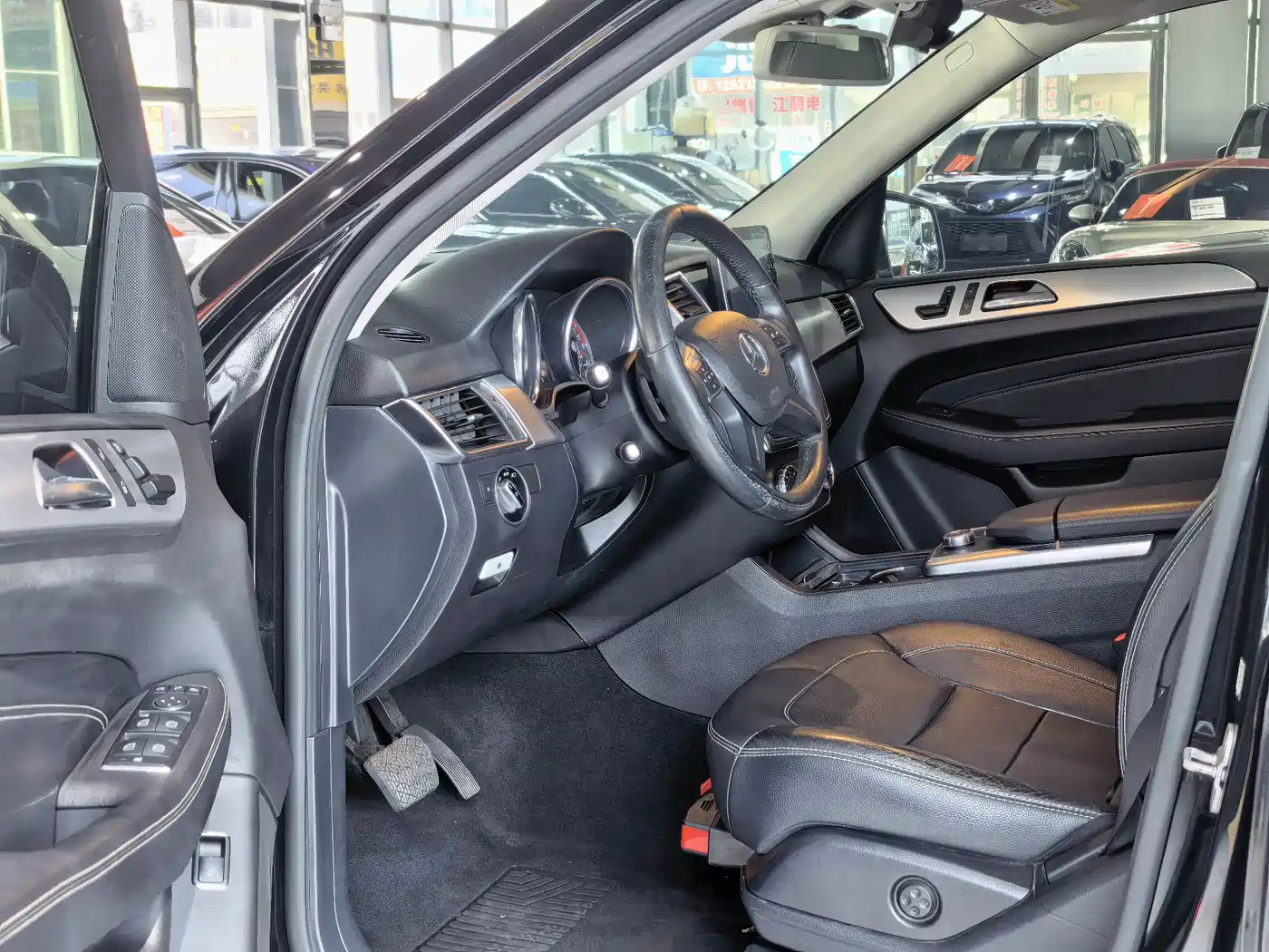 Mercedes-Benz M-Class 2014 ML 320 4MATIC фото 3