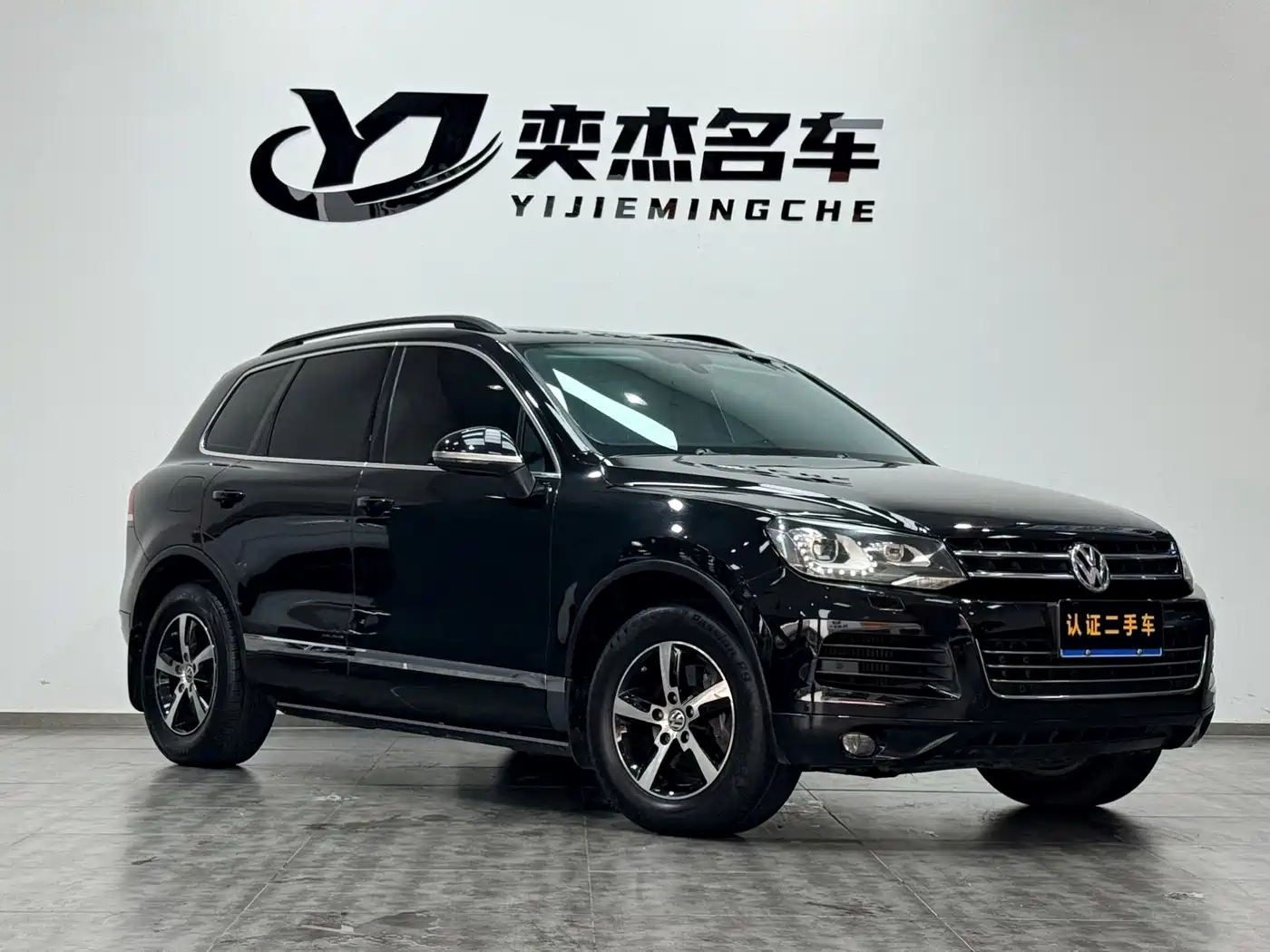 Volkswagen Touareg 2011 3.0TDI Diesel Comfort фото 3