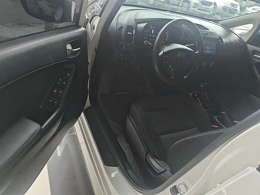 Kia K3 2016 1.6L Automatic GL фото 16