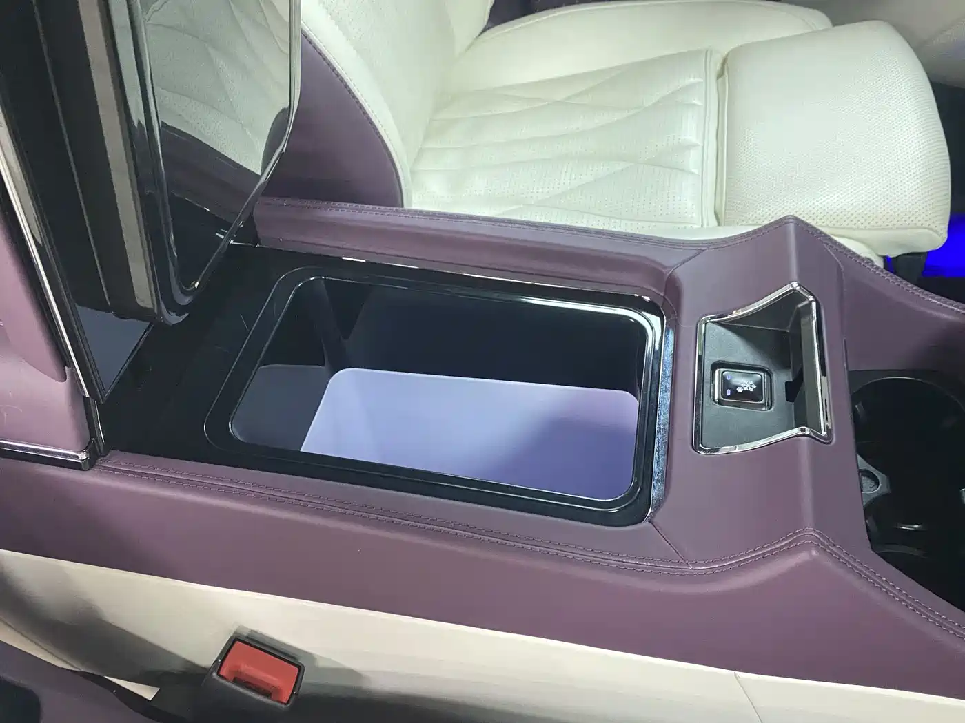 Mercedes-Benz Vito 2023 2.0T Business 7-Seater фото 13
