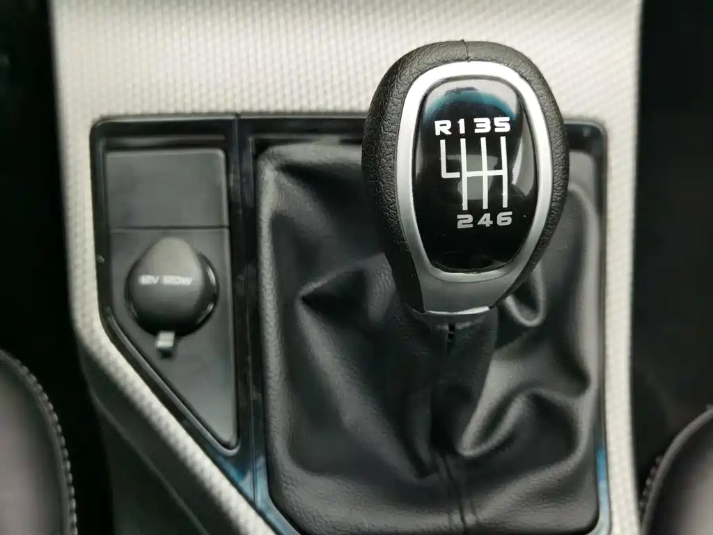 Photo 13 - Geely Emgrand GS