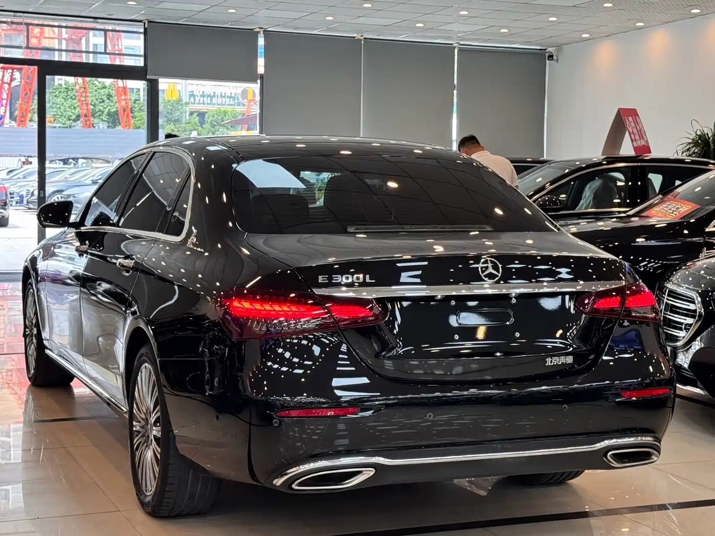 Mercedes-Benz E-Class 2023 E 300 L Luxury фото 22