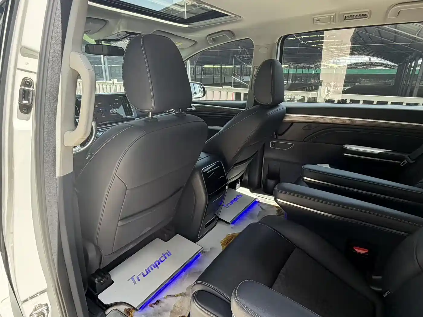 GAC Trumpchi Trumpchi M8 2024 Leadershow Series 390T Luxury Edition фото 7
