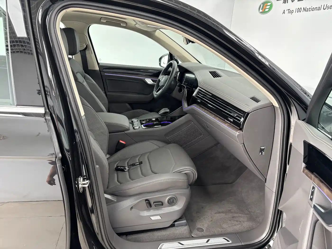 Фото 26 - Volkswagen Touareg