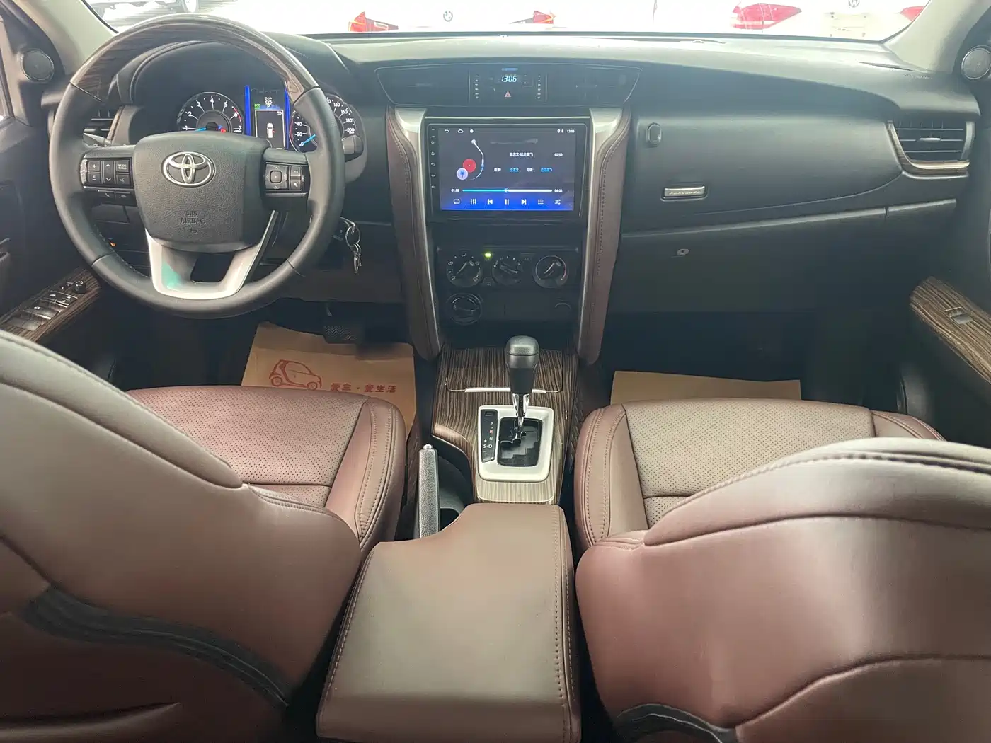 Toyota Fortuner 2016 2.7L Middle East Edition фото 8