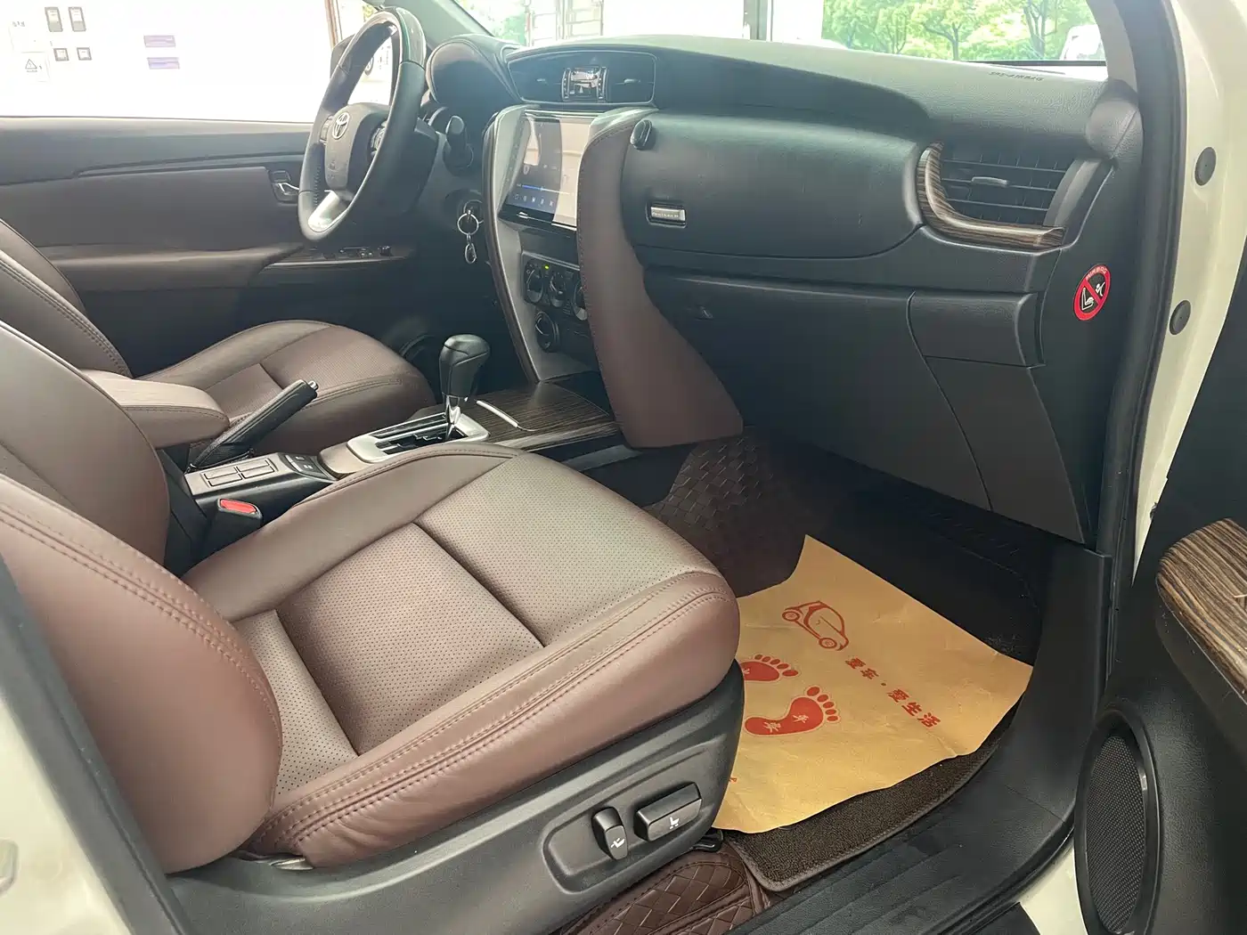 Toyota Fortuner 2016 2.7L Middle East Edition фото 6
