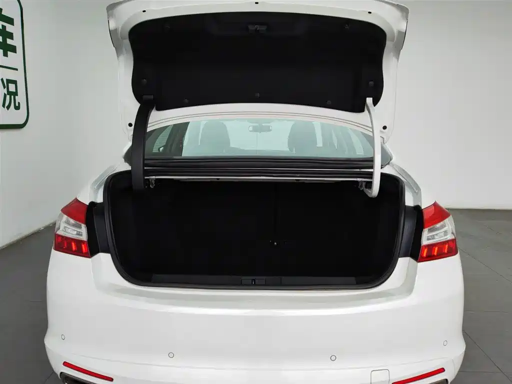 Peugeot 408 2016 1.6T Automatic Luxury Edition фото 16
