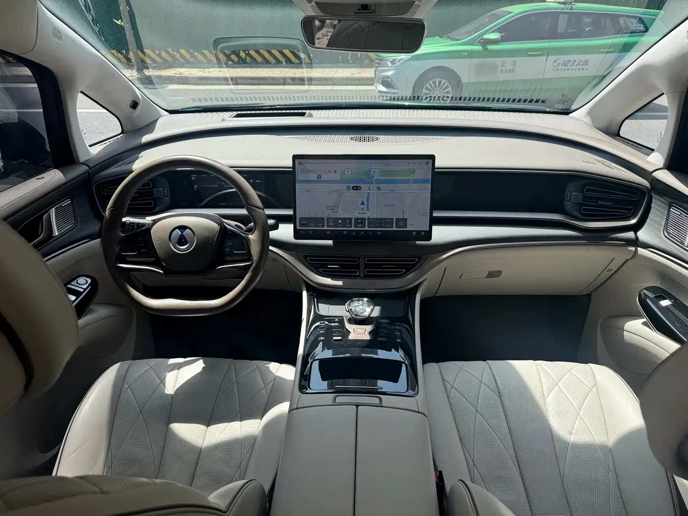 Denza D9 2022 DM-i 970 AWD Flagship фото 5